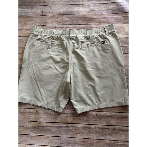 Under Armour Shorts Mens 44 Khaki Performance Golf Gamecocks Player Used - Picture 7 of 8